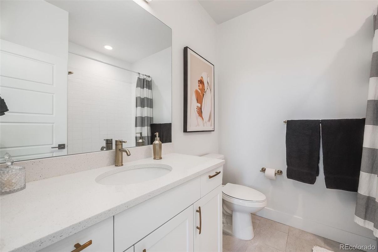 Bathroom, Interior, Recessed Lighting