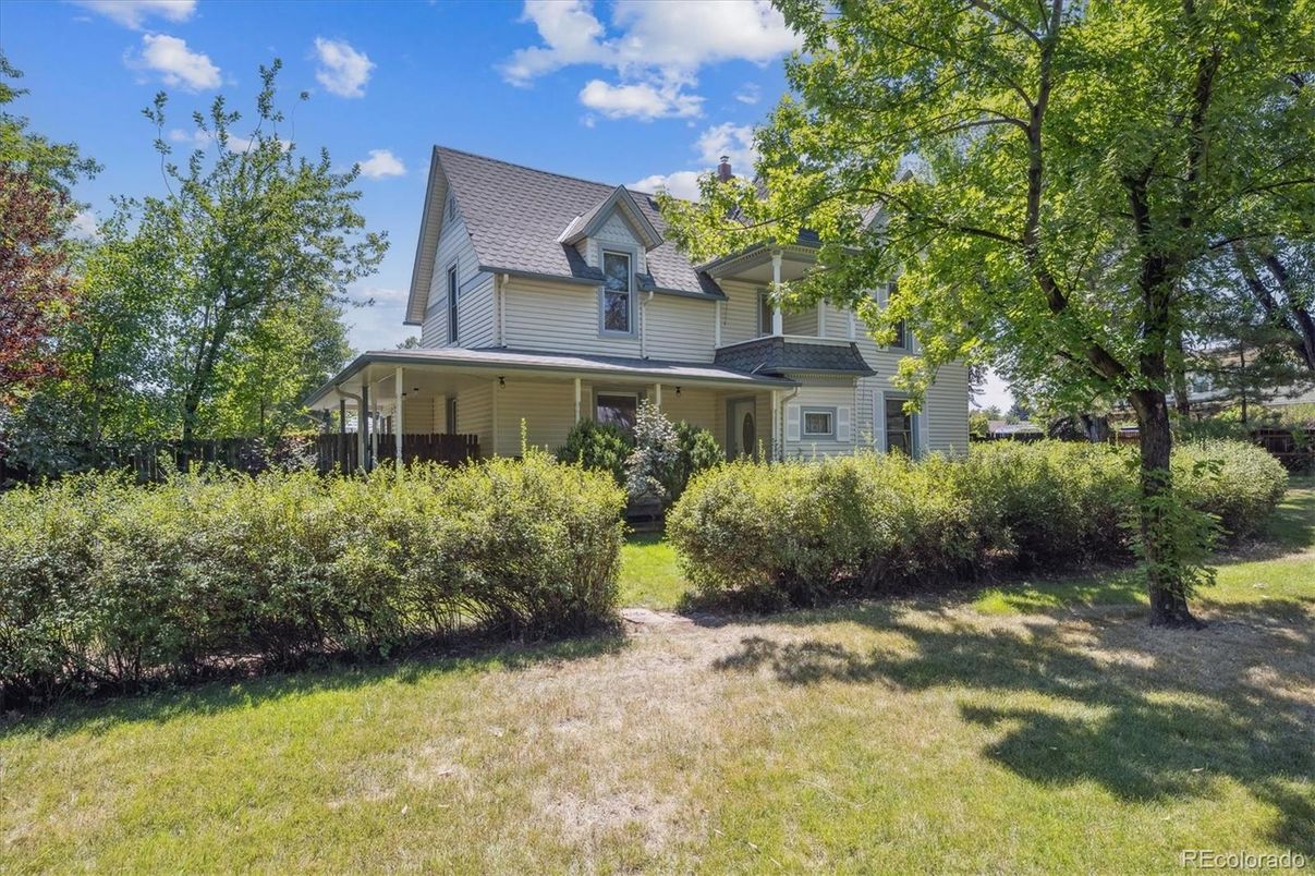 Backyard, Exterior, Facade, Cape Cod