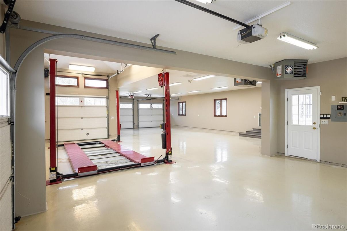 Garage, Interior