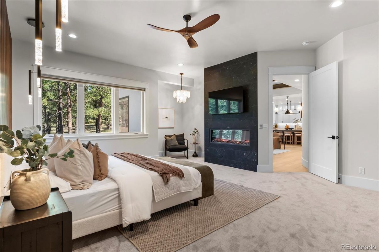 Bedroom, Chandelier, Fireplace, Interior, Pendant Lights, Recessed Lighting