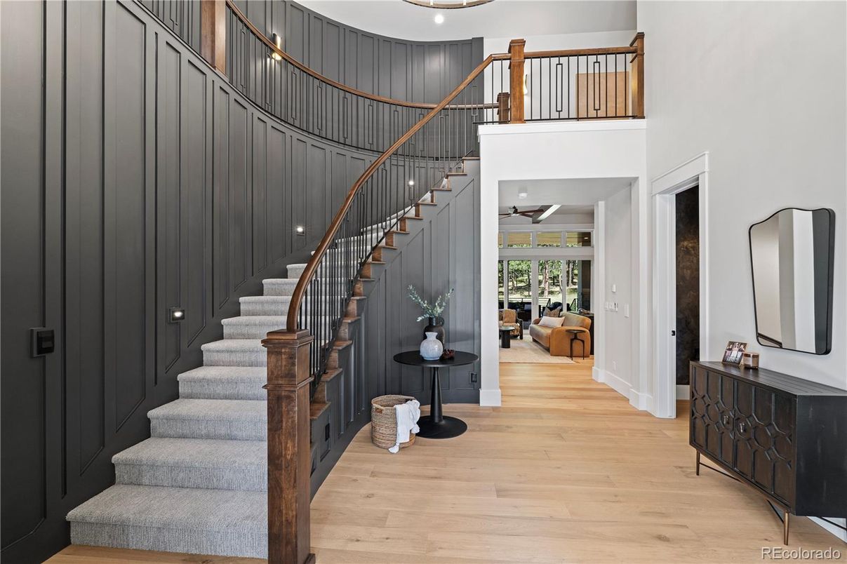 Interior, Pendant Lights, Wood Texture Flooring