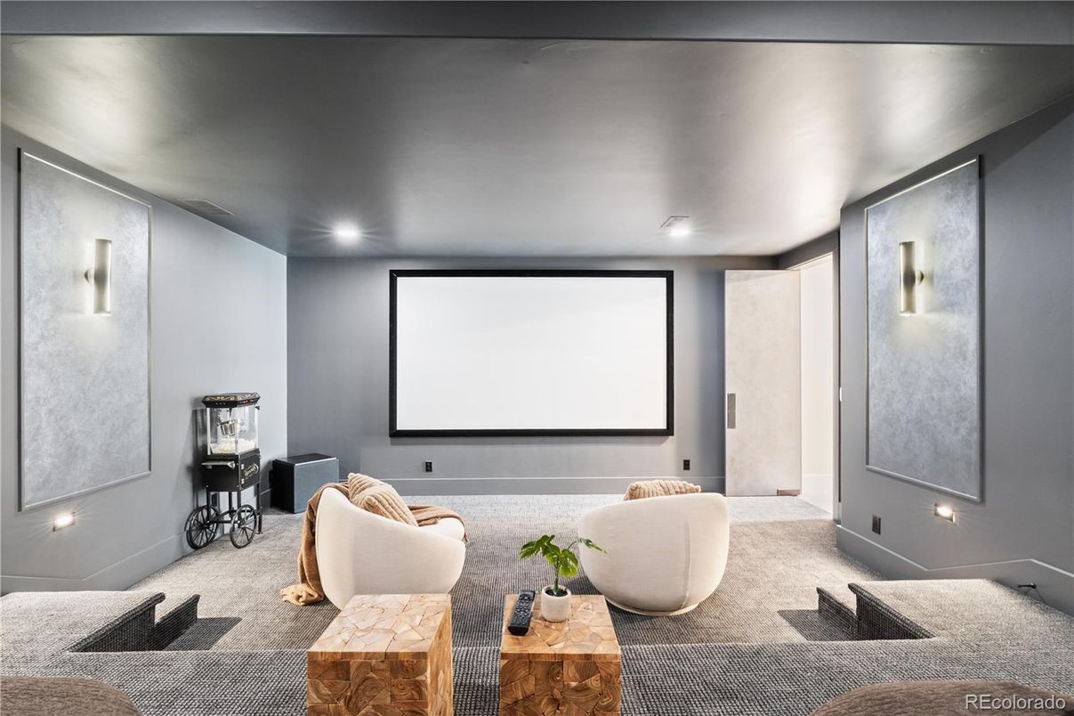Interior, Projection Screen, Recessed Lighting, Theatre Room
