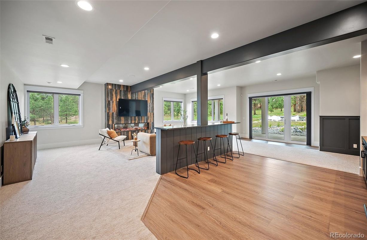 Interior, Recessed Lighting, Wood Texture Flooring