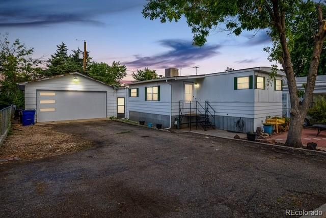 Backyard, Detached Garage, Exterior