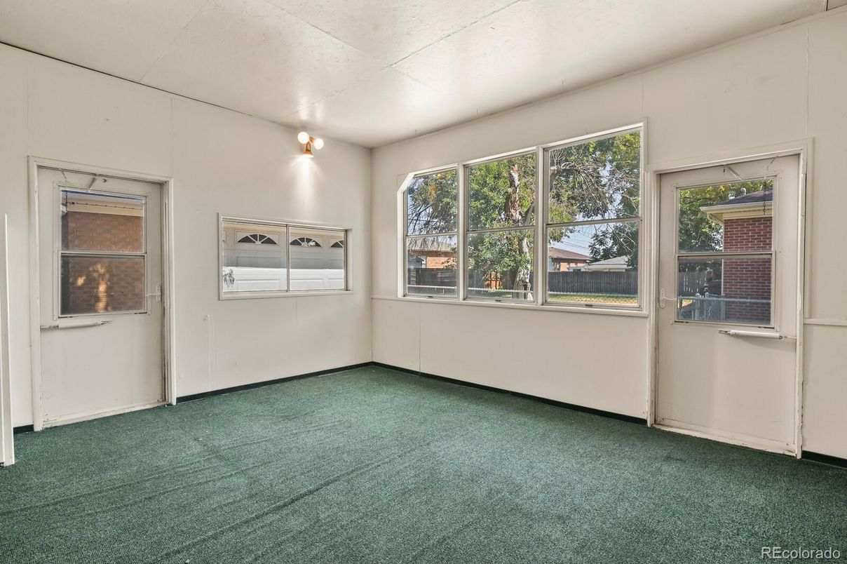 Empty room, Interior, Sun Room
