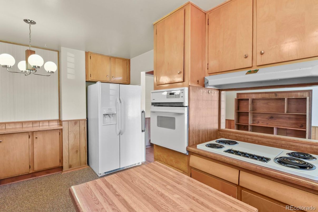 Interior, Kitchen, Pendant Lights, Wood Texture Flooring