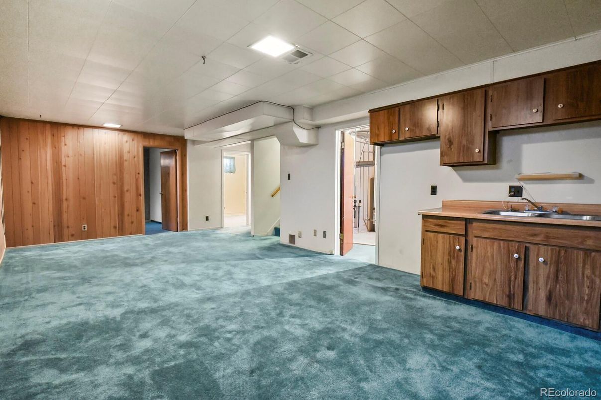 Empty room, Interior, Recessed Lighting