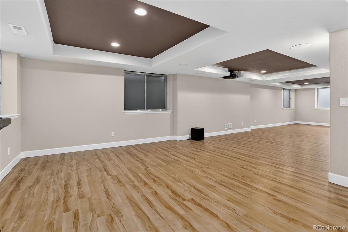 Empty room, Interior, Recessed Lighting, Wood Texture Flooring