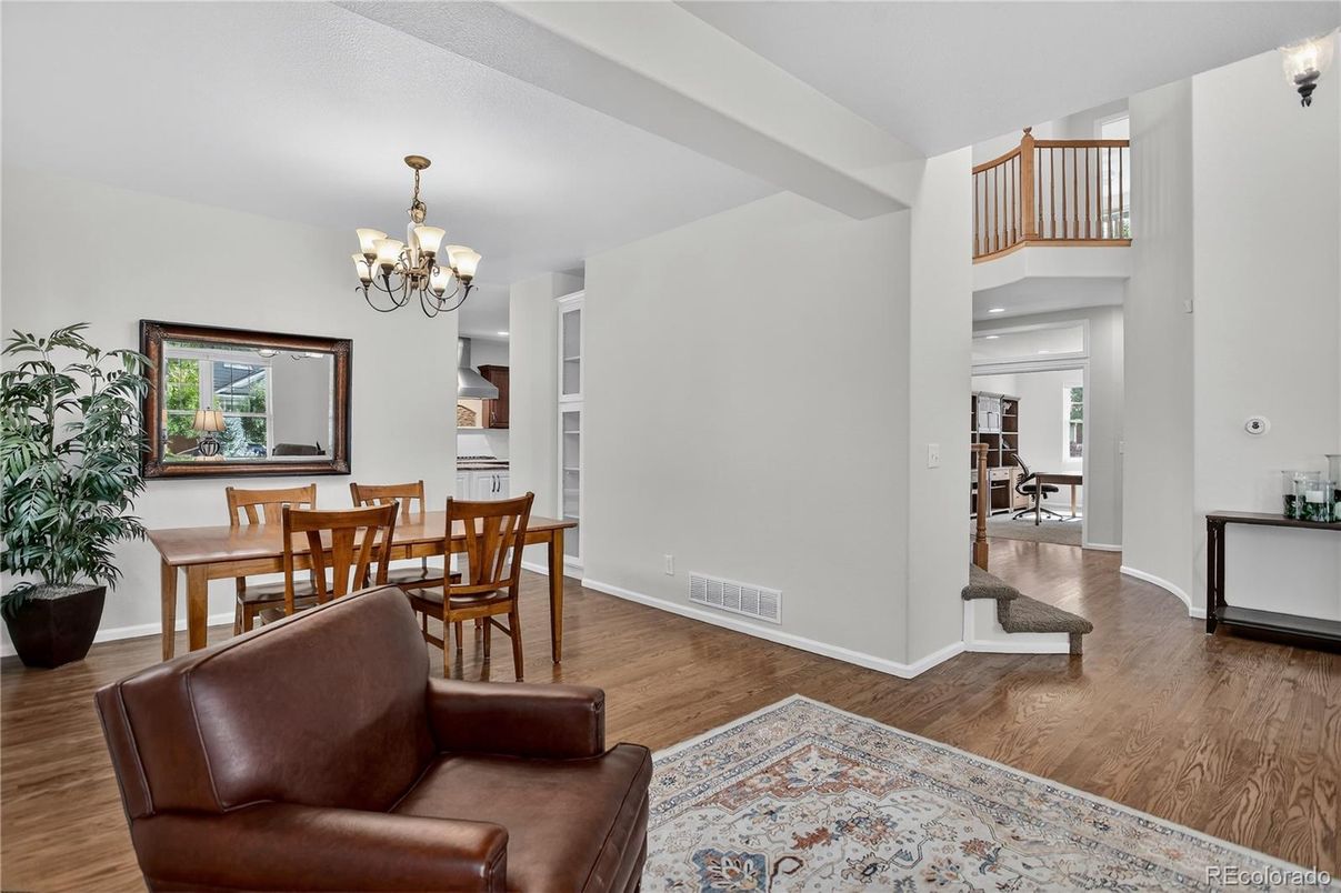 Chandelier, Dining room, Interior, Recessed Lighting, Wood Texture Flooring