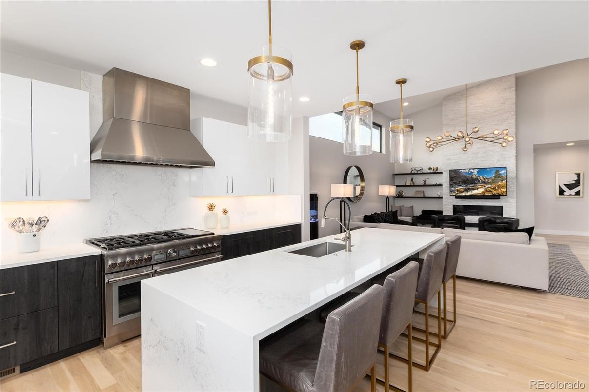 Interior, Kitchen, Living room, Pendant Lights, Recessed Lighting, Stainless Steel Appliances, Wood Texture Flooring
