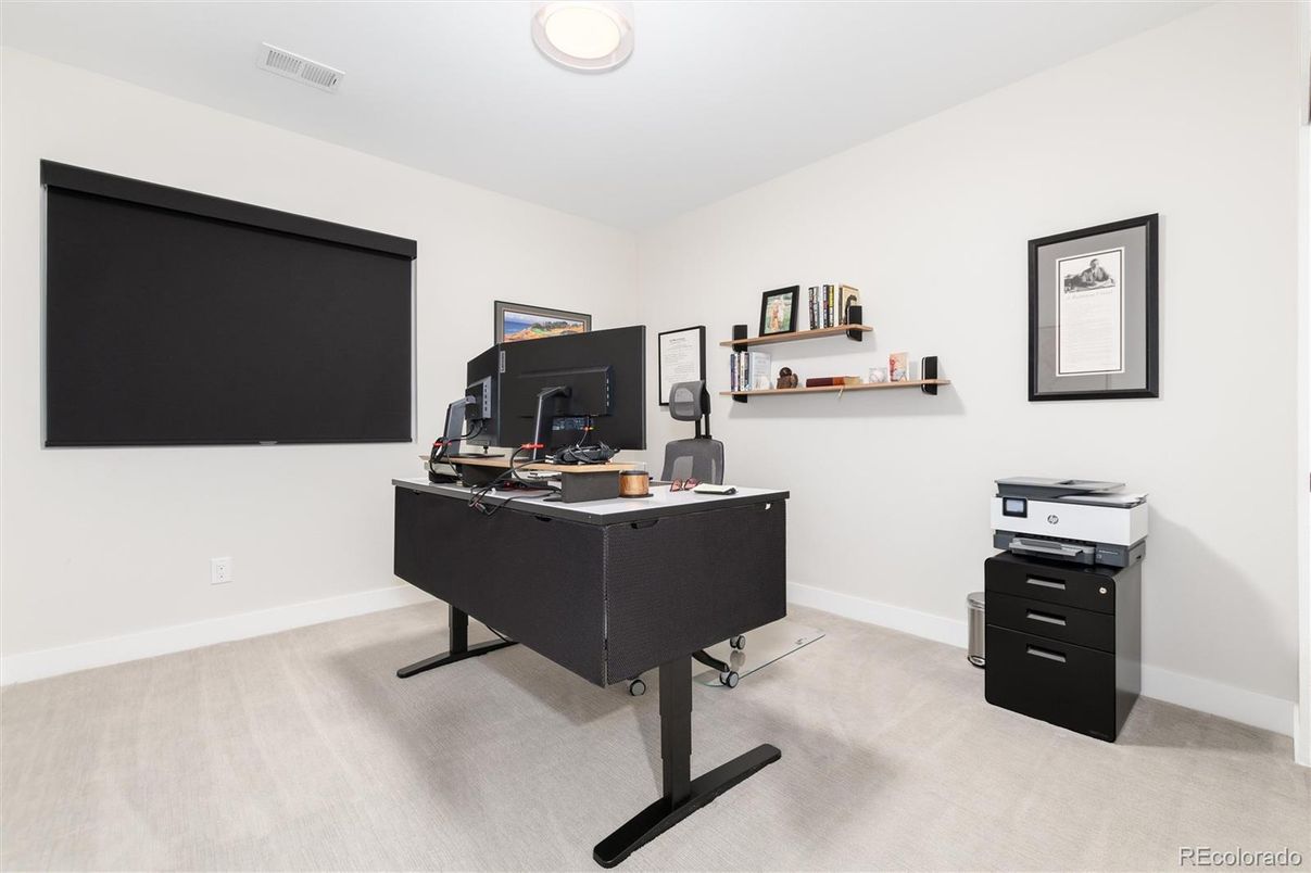 Home Office, Interior