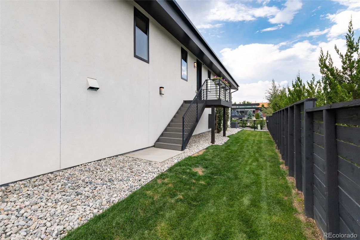 Backyard, Exterior