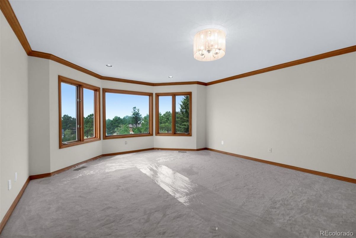 Chandelier, Empty room, Interior, Recessed Lighting