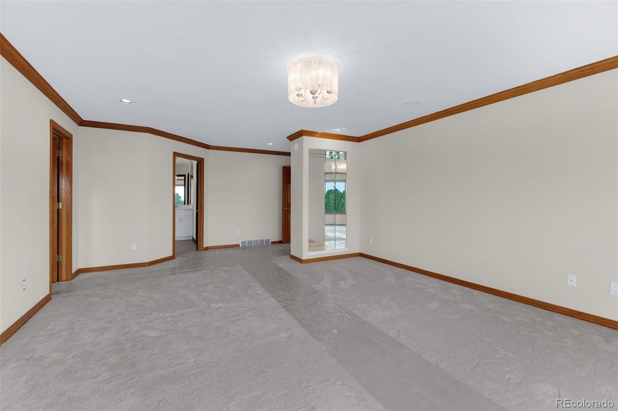 Chandelier, Empty room, Interior, Recessed Lighting