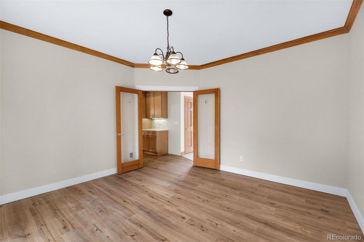Chandelier, Empty room, Interior, Wood Texture Flooring