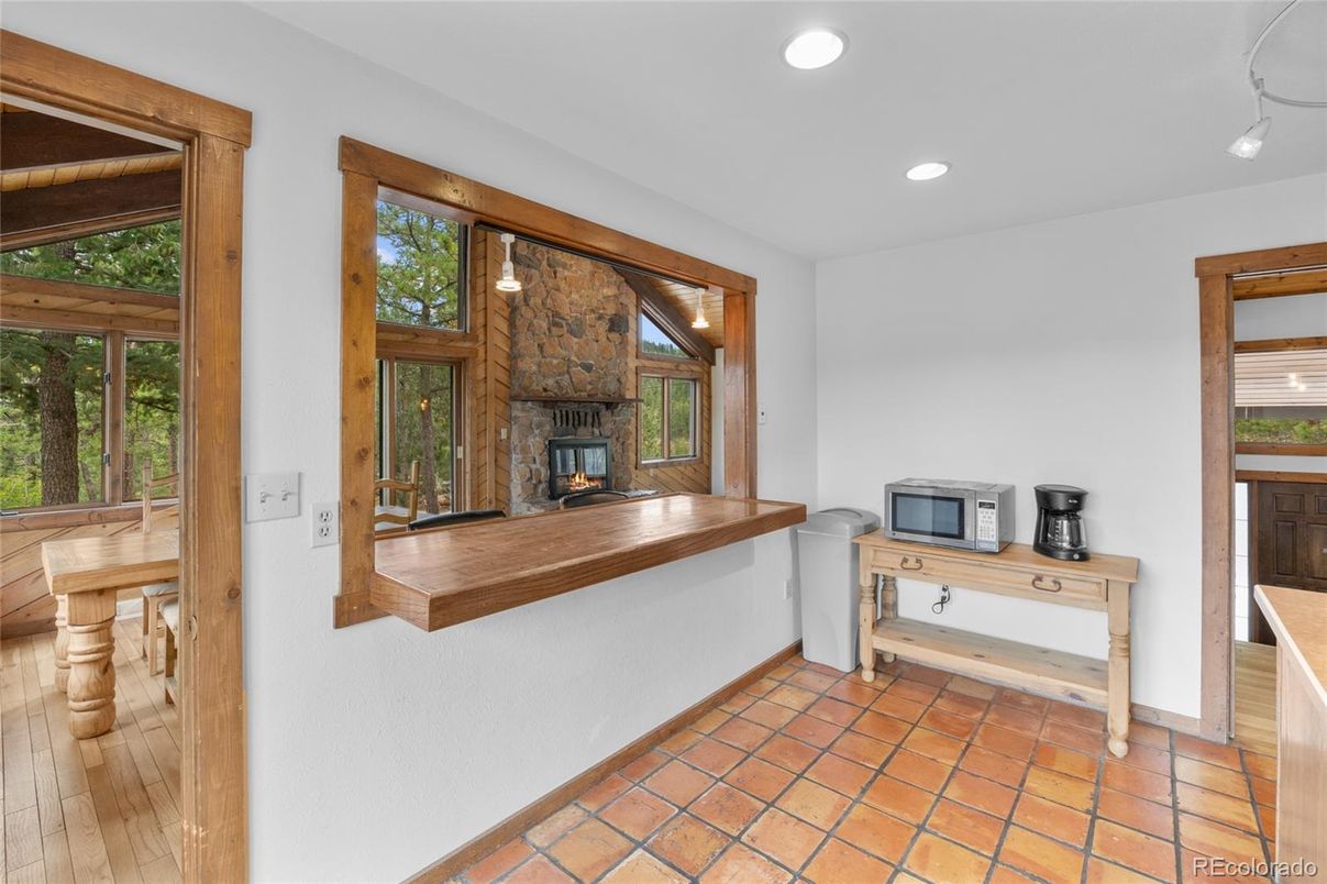 Fireplace, Interior, Recessed Lighting