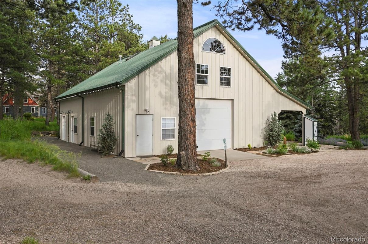 Detached Garage, Exterior
