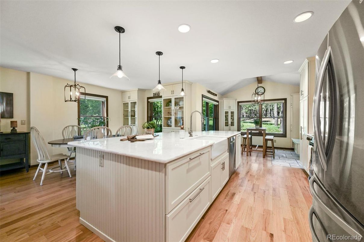 Dining room, Interior, Kitchen, Pendant Lights, Recessed Lighting, Wood Texture Flooring