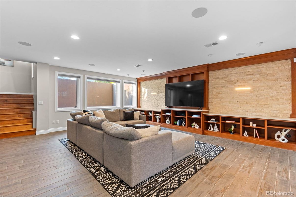 Interior, Living room, Recessed Lighting, Wood Texture Flooring