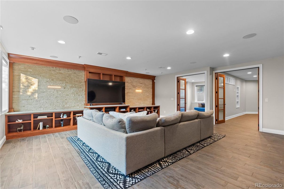 Interior, Living room, Recessed Lighting, Wood Texture Flooring