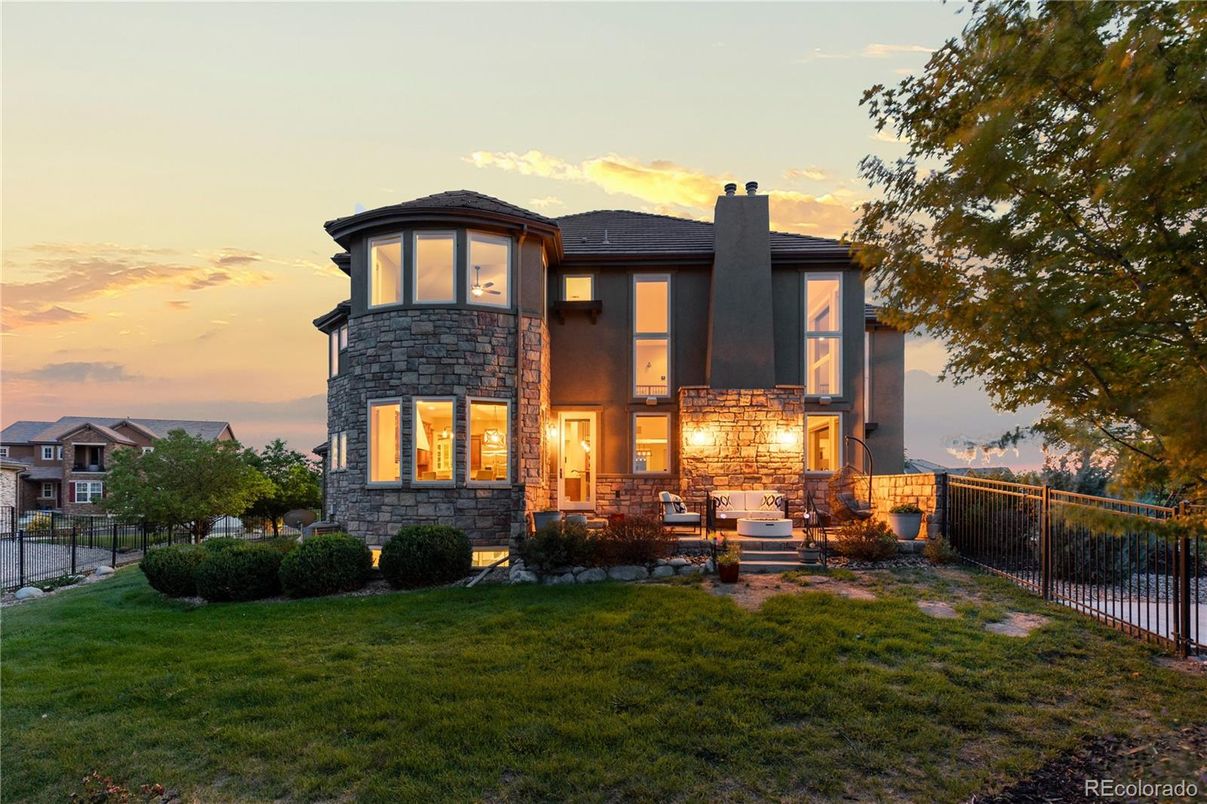 Backyard, Exterior, Facade, Modern