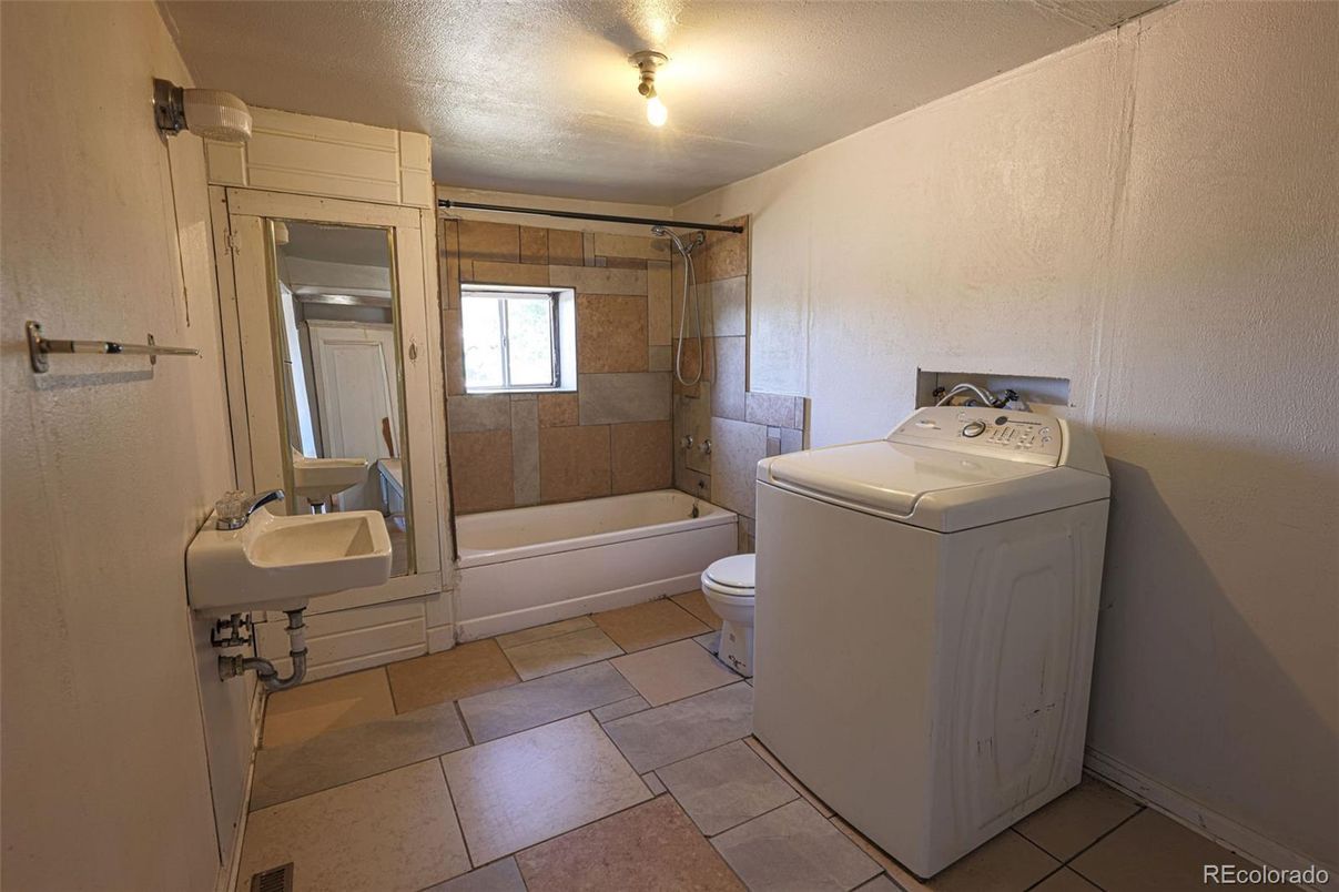 Bathroom, Interior, Washer