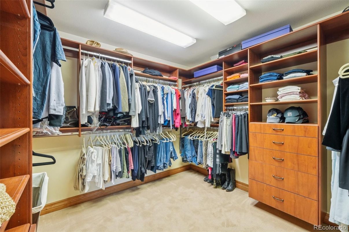 Interior, Walk-in Closets