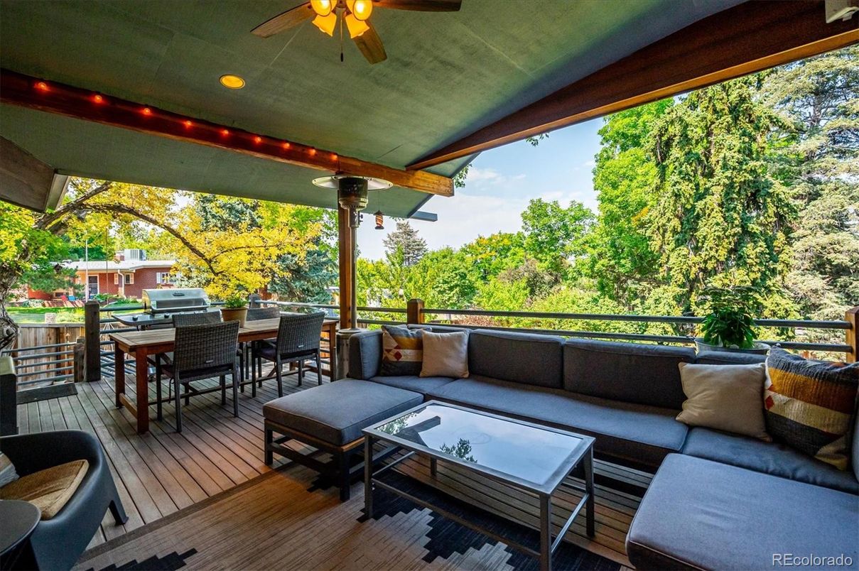Exterior, Outdoor Kitchen