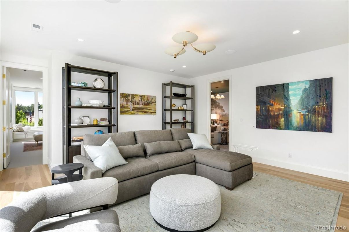 Interior, Living room, Recessed Lighting, Wood Texture Flooring