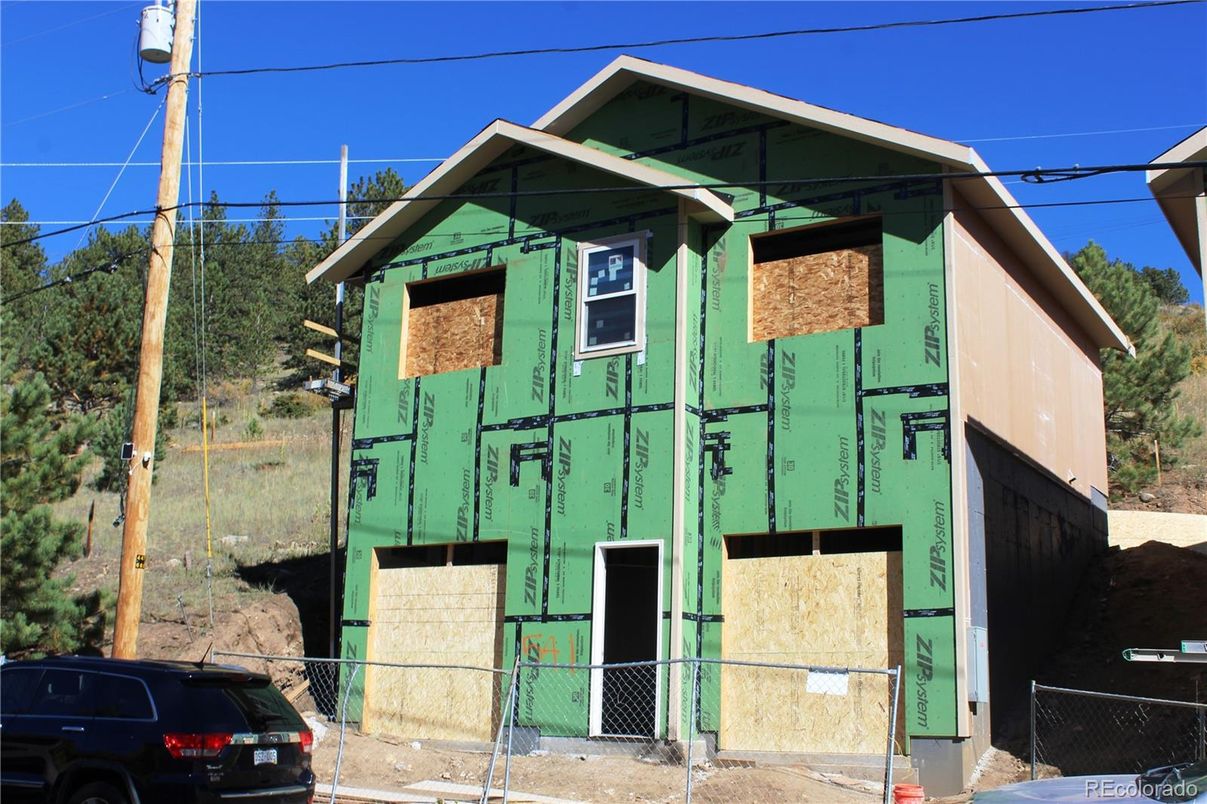 Exterior, Facade, None