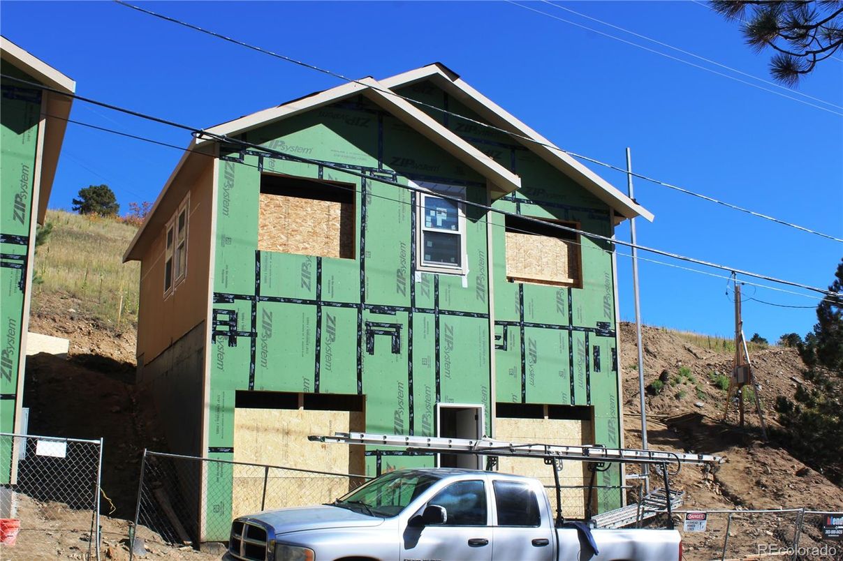 Exterior, Facade, None