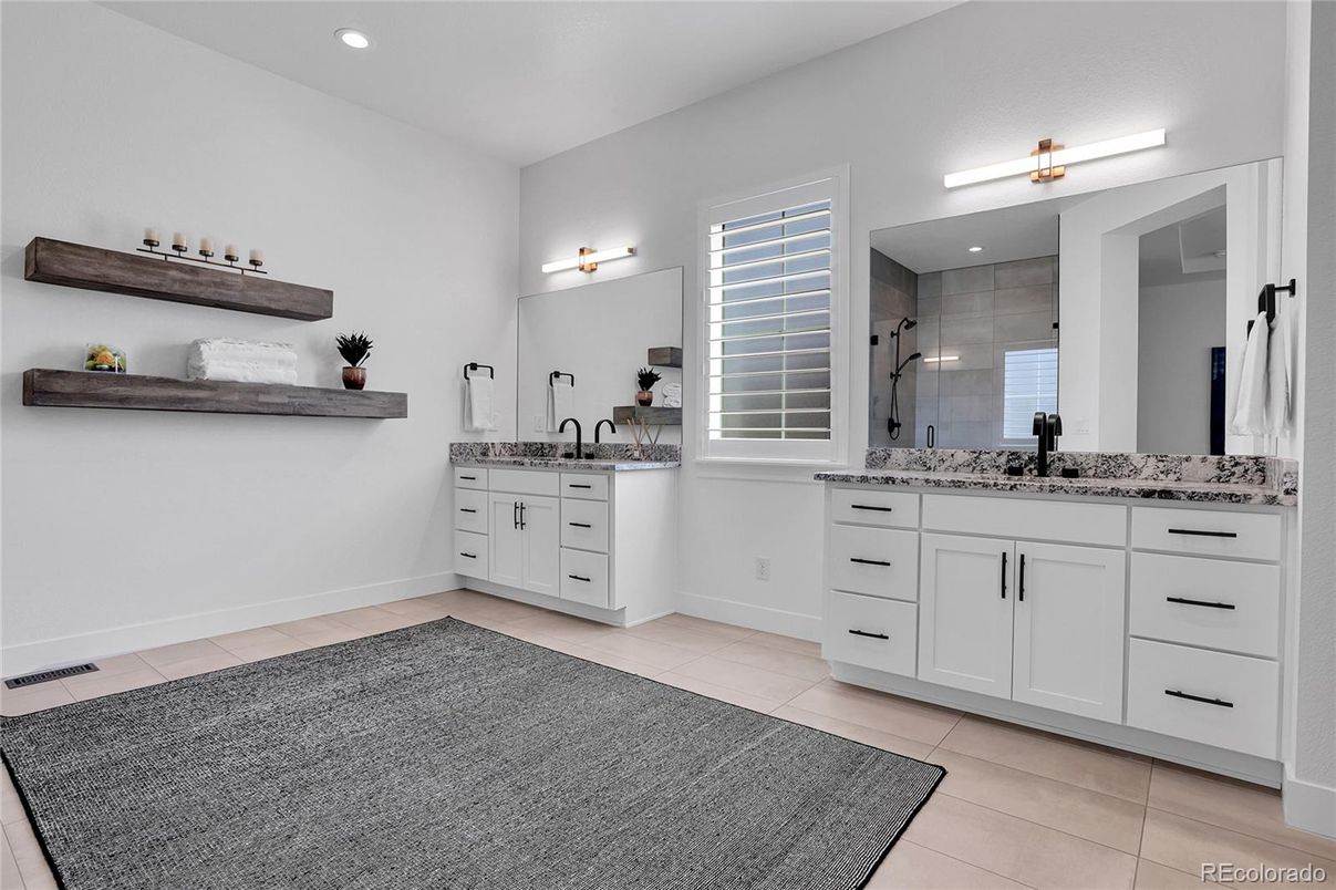 Bathroom, Dual Sink Vanities, Interior, Recessed Lighting