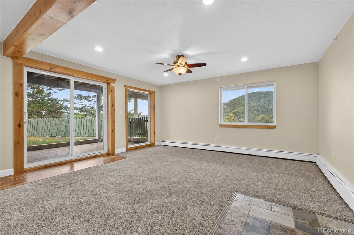 Empty room, Interior, Recessed Lighting