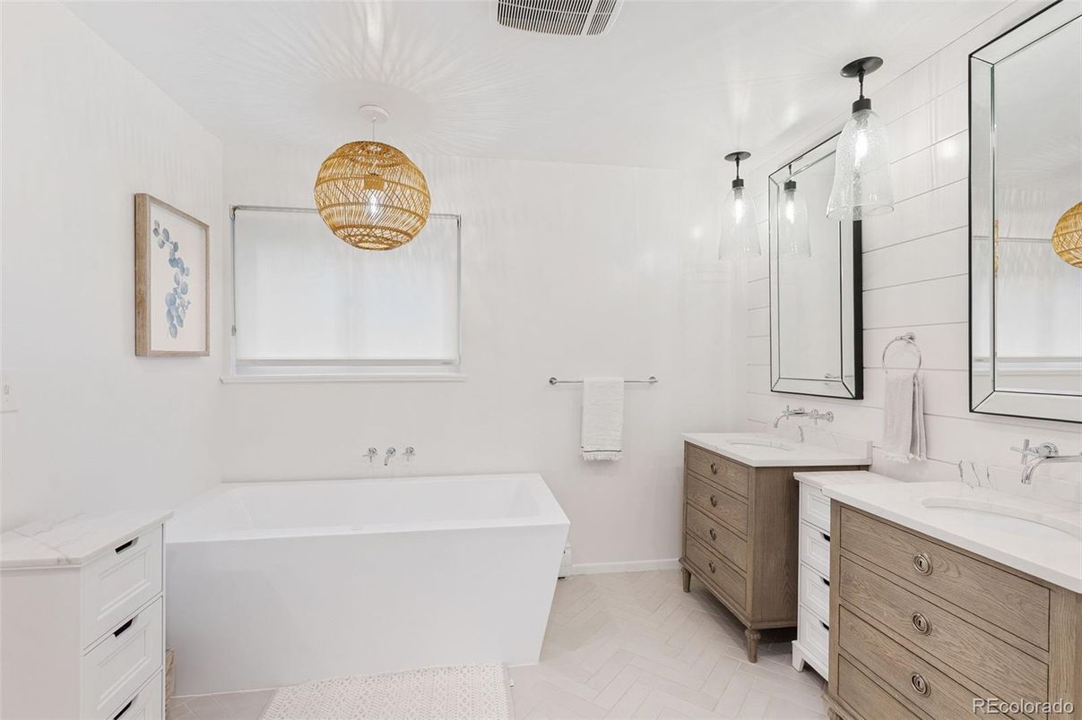 Bathroom, Dual Sink Vanities, Free Standing Baths, Interior, Pendant Lights