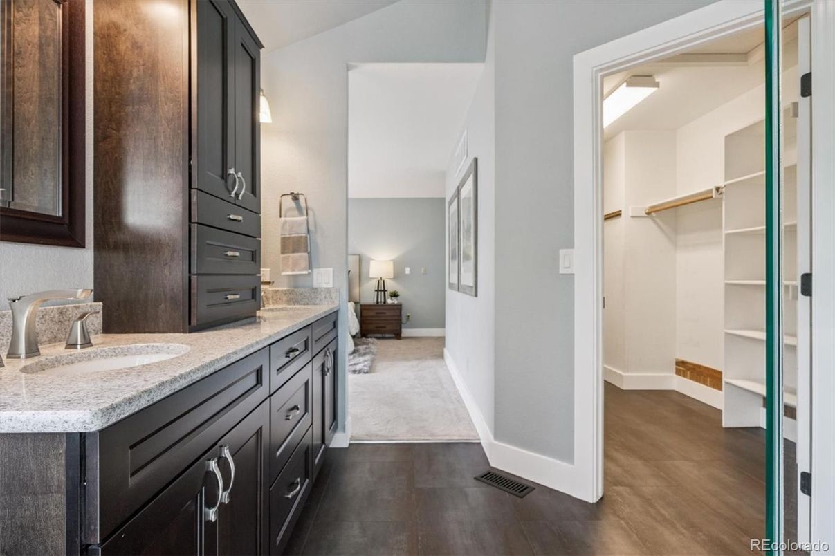 Interior, Walk-in Closets, Wood Texture Flooring