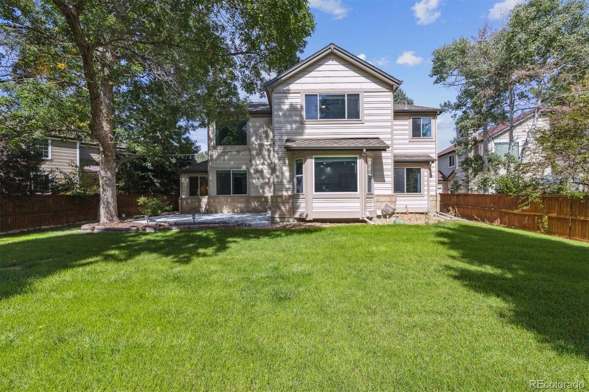 Backyard, Exterior, Facade, Queen Anne Victorian