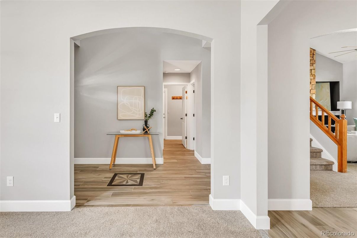 Interior, Recessed Lighting, Wood Texture Flooring