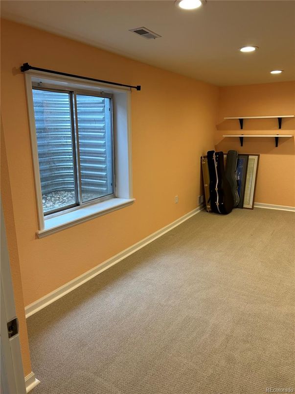 Empty room, Interior, Recessed Lighting