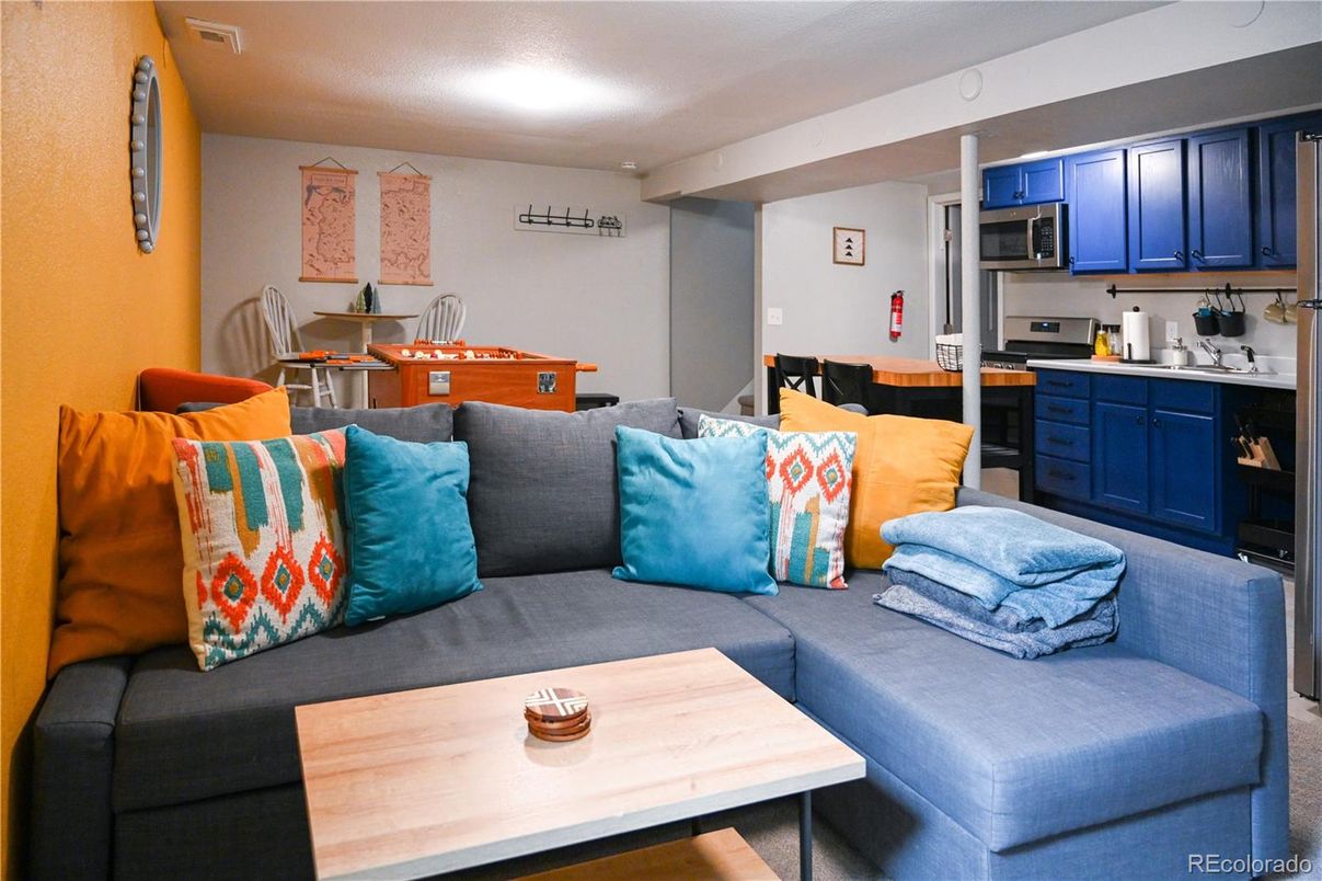 Interior, Kitchen, Living room, Recessed Lighting, Stainless Steel Appliances