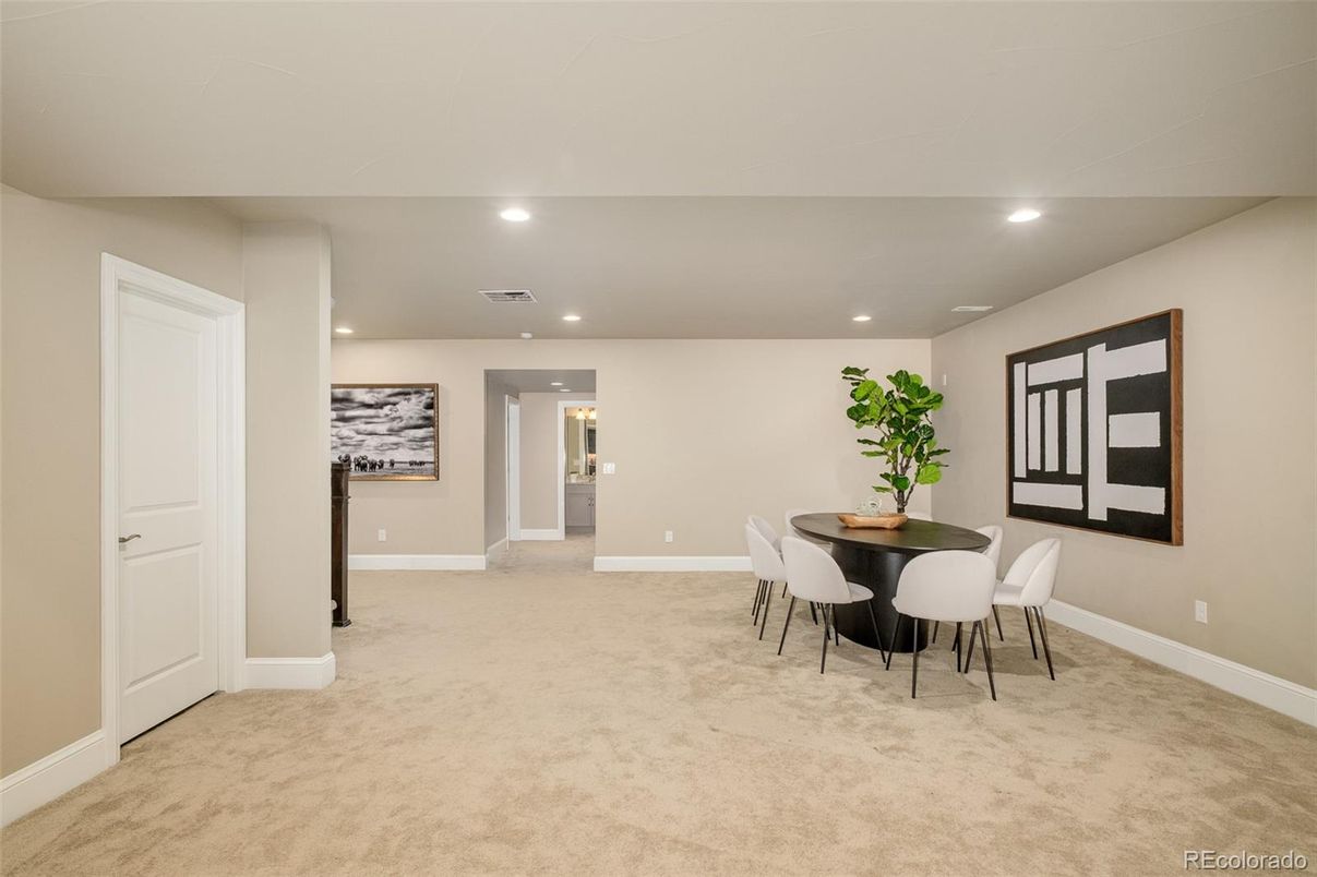 Dining room, Interior, Recessed Lighting