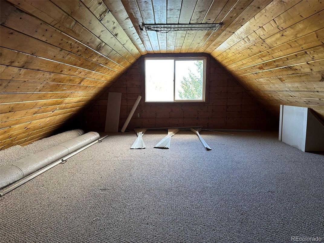Empty room, Interior, Wooden Ceilings, Wooden Walls