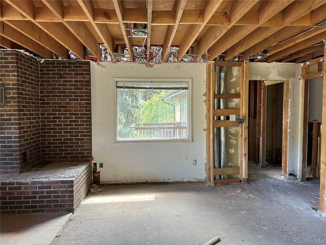 Empty room, Interior, Stone Walls, Wooden Beams, Wooden Ceilings