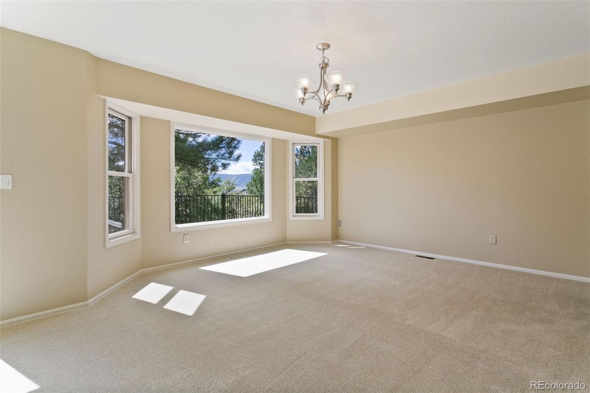 Chandelier, Empty room, Interior