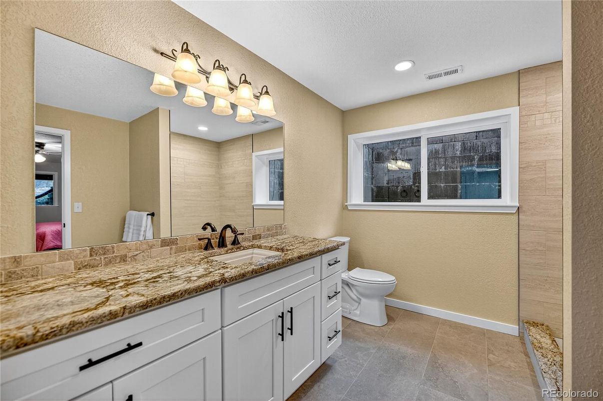 Bathroom, Interior, Recessed Lighting