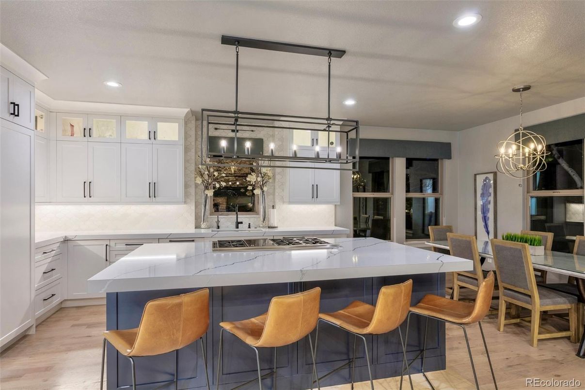 Chandelier, Dining room, Interior, Kitchen, Pendant Lights, Recessed Lighting, Wood Texture Flooring