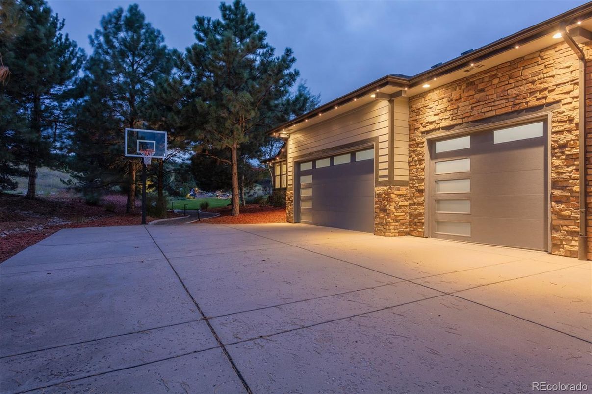 Detached Garage, Exterior