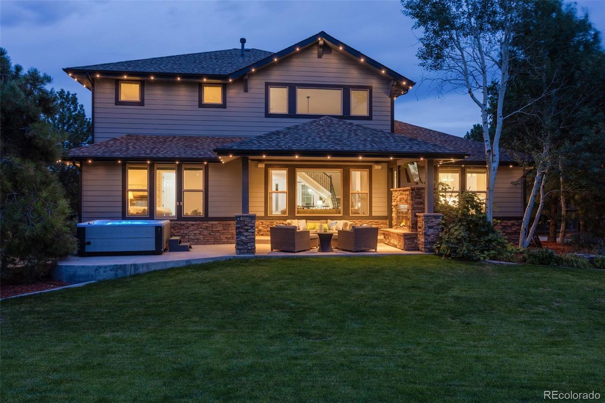 Exterior, Facade, Hot Tub, American Craftsman