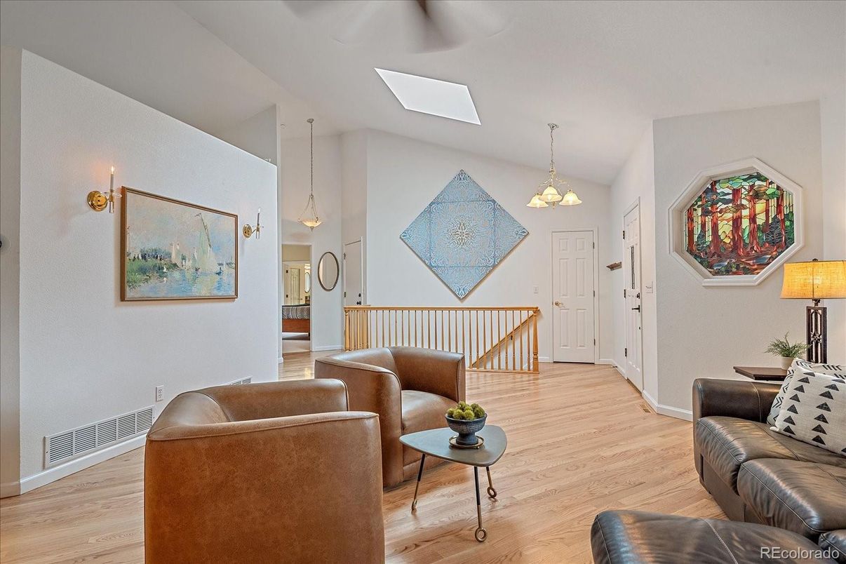 Interior, Living room, Pendant Lights, Wood Texture Flooring