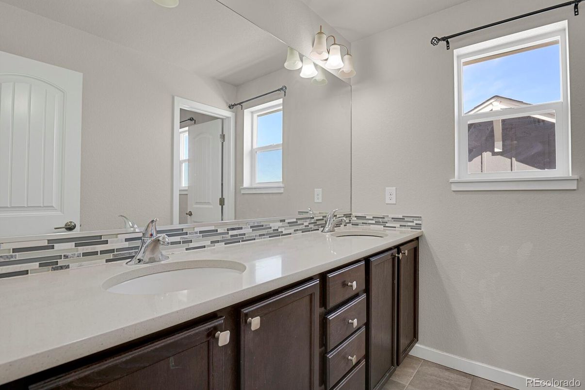 Bathroom, Dual Sink Vanities, Interior