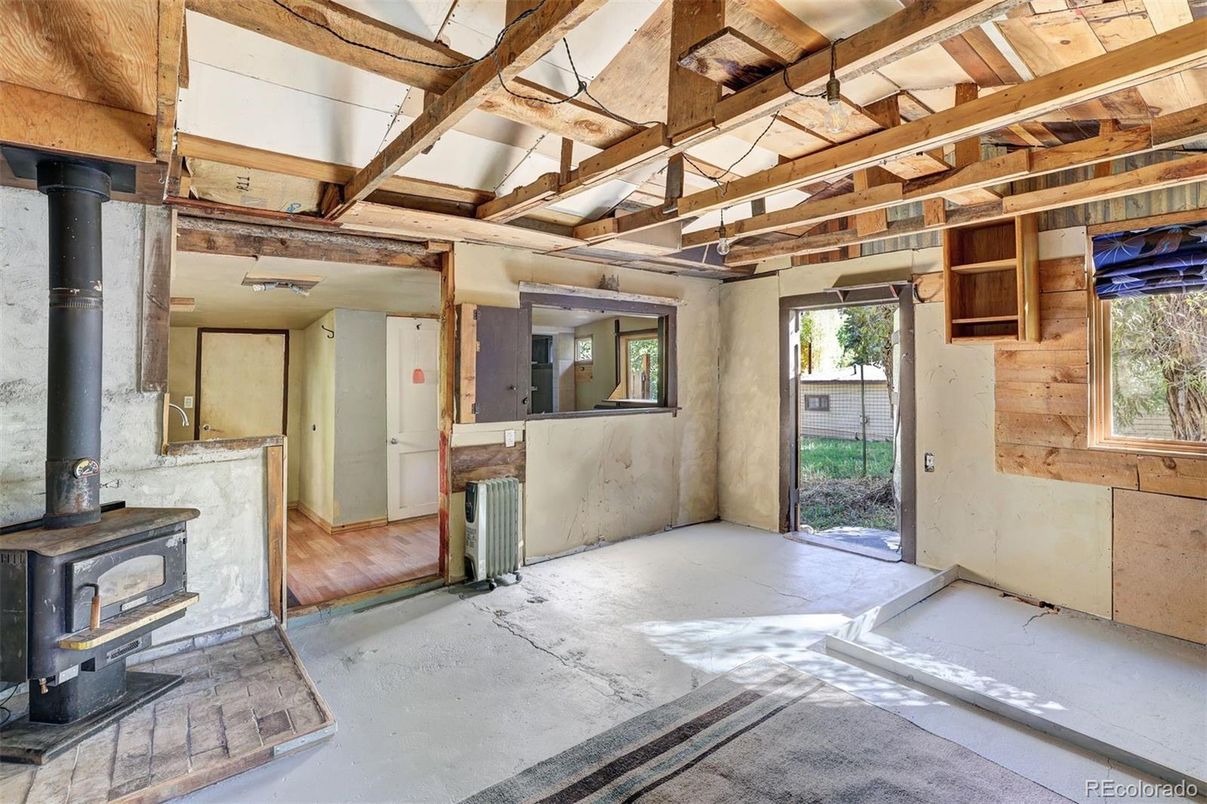Empty room, Fireplace, Interior, Wooden Beams